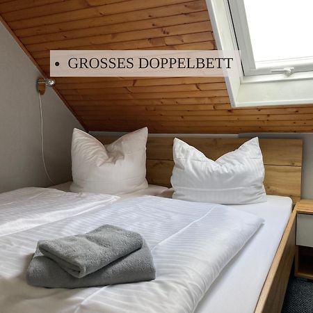 Haus Krabbe Zimmer Ohne Kueche, Fuer 1-2 Personen, Doppelbett, Zentral Gelegen Zwischen Cuxhaven Und Bremerhaven, Hunde Kostenfrei Willkommen, Kostenfreier Parkplatz Wremen Eksteriør billede