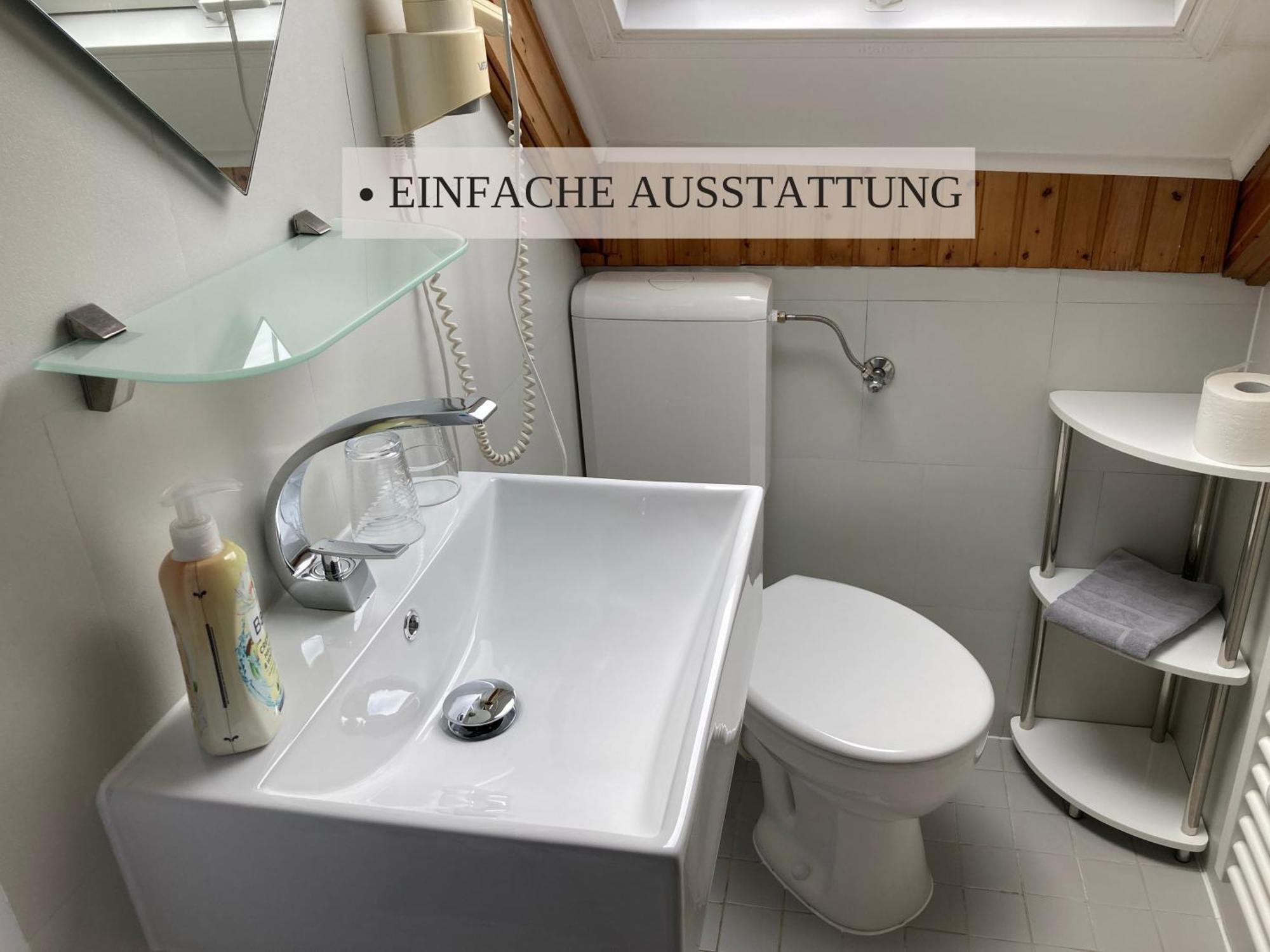 Haus Krabbe Zimmer Ohne Kueche, Fuer 1-2 Personen, Doppelbett, Zentral Gelegen Zwischen Cuxhaven Und Bremerhaven, Hunde Kostenfrei Willkommen, Kostenfreier Parkplatz Wremen Eksteriør billede